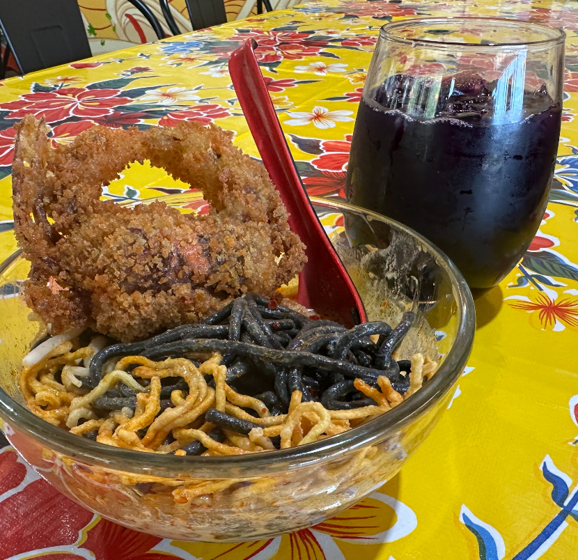 Introducing #RenoFoodandDrinkWeek participant Noodlebox!

They have created the Soft Shell Crab Tom Kha just for Reno Food &amp; Drink Week, June 3-14, 2024.

𝑺𝒐𝒇𝒕 𝑺𝒉𝒆𝒍𝒍 𝑪𝒓𝒂𝒃 𝑻𝒐𝒎 𝑲𝒉𝒂 $16

Will this be one of your gfstops during #RenoFoodWeek?
