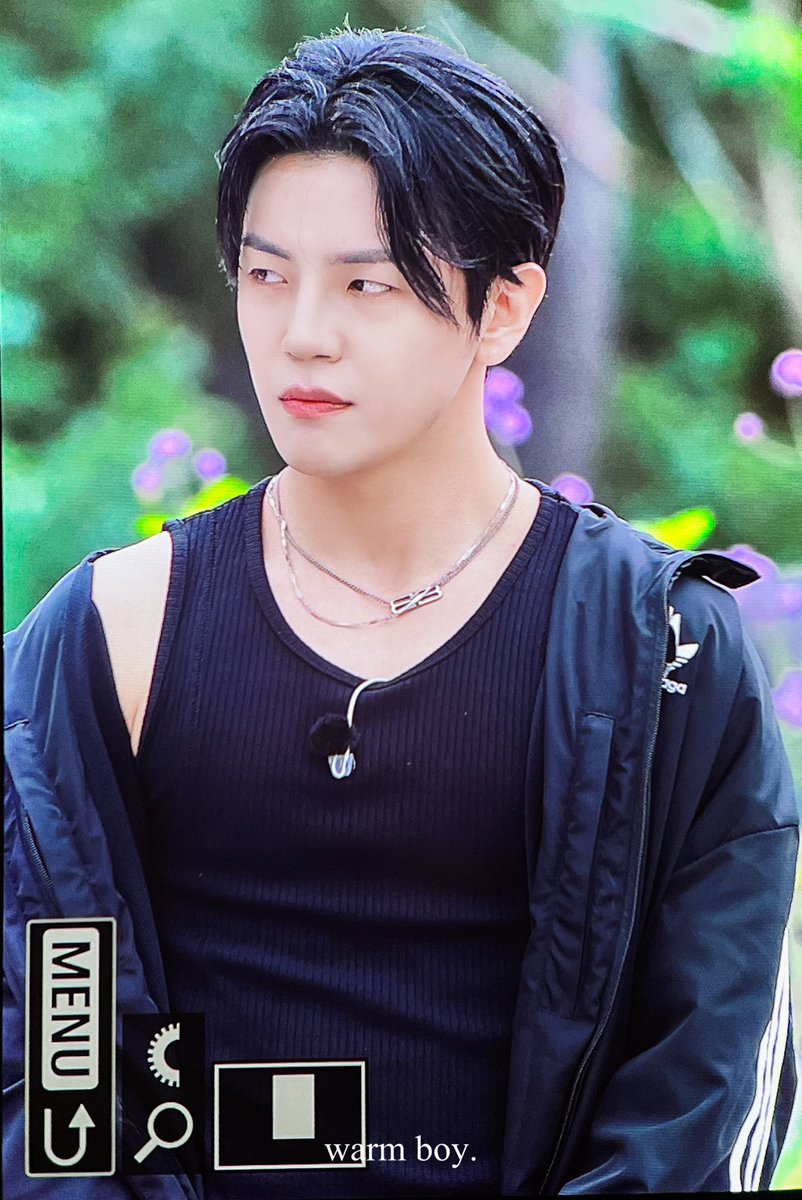 warmboy228's tweet photo. 240602 and Hyde.
 #에이스 #이동훈 #동훈 #ACE #LEEDONGHUN #DONGHUN #SuperNatural #슈퍼내추럴 https://t.co/u0UwZLryI6