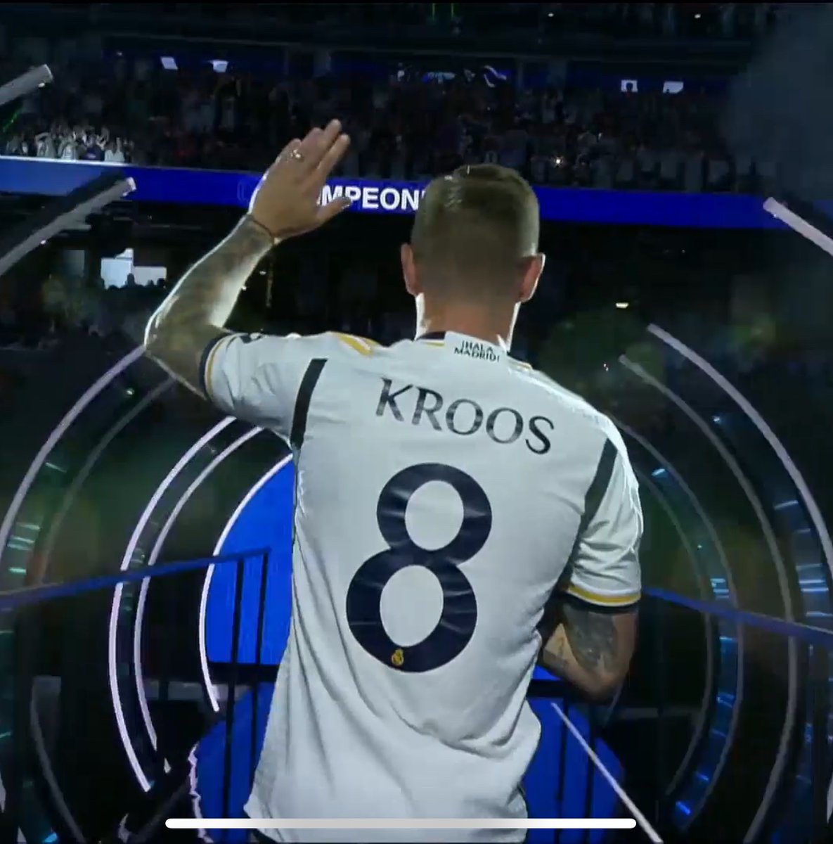 WHAT A MOMENT, WHAT A PLAYER.

THE WHOLE BERNABEU IS CHANTING HIS NAME - THANK YOU FOR EVERYTHING, TONI KROOS. MADRIDISTAS LOVE YOU! 🤍