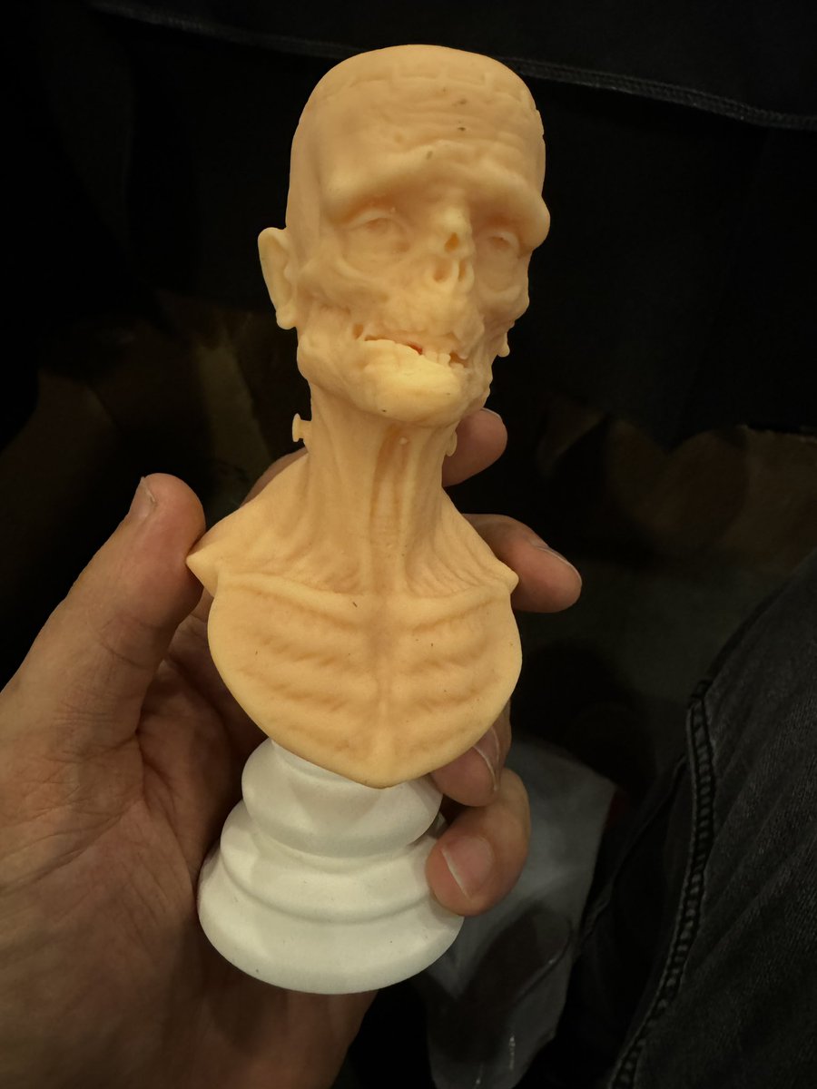 Fun meeting you  <a href="/ShannonVanPelt/">Shannon Van Pelt</a> in person!! Thank you for the amazing statue!