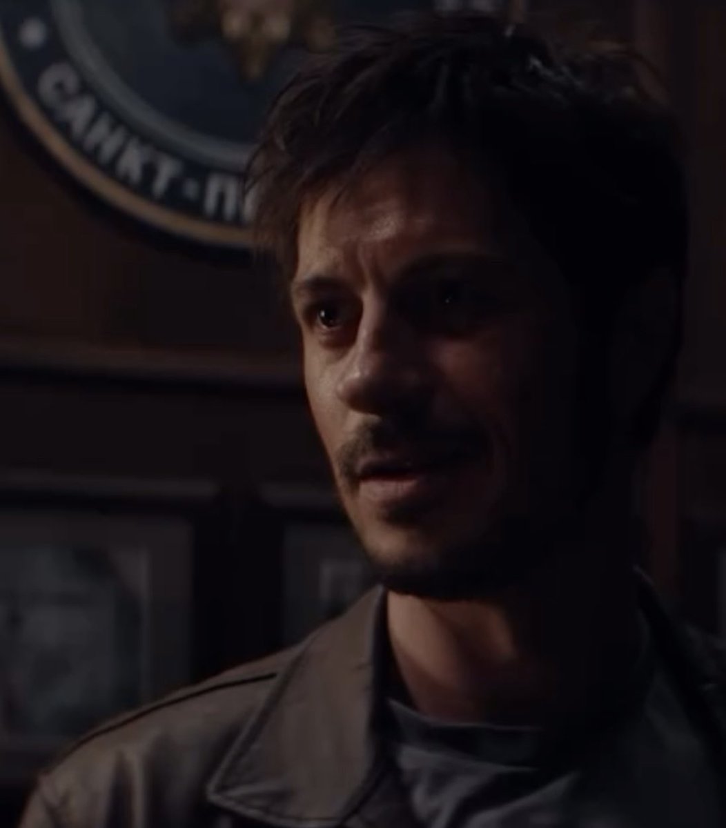 — Я нового пациента всегда спрашиваю, играет ли он в шахматы.

— Зачем?

— Если не играет — советую играть, если играет — советую прекратить.

— Почему?

— Почему — сам не знаю, но в 80% случаев помогает. 

| #майоргромигра #мги |