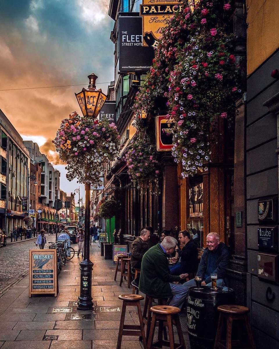 18. The Temple Bar, Dublin 🇮🇪