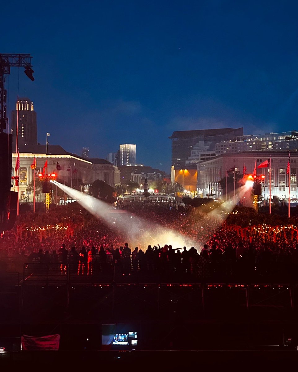 LondonBreed's tweet image. Well done, San Francisco, and to everyone who traveled to our City for an unforgettable night with @fredagainagain1 and @skrillex!

Last night was filled with love, music and unforgettable memories. Thank you to all of you who came out and made this event so special, especially…