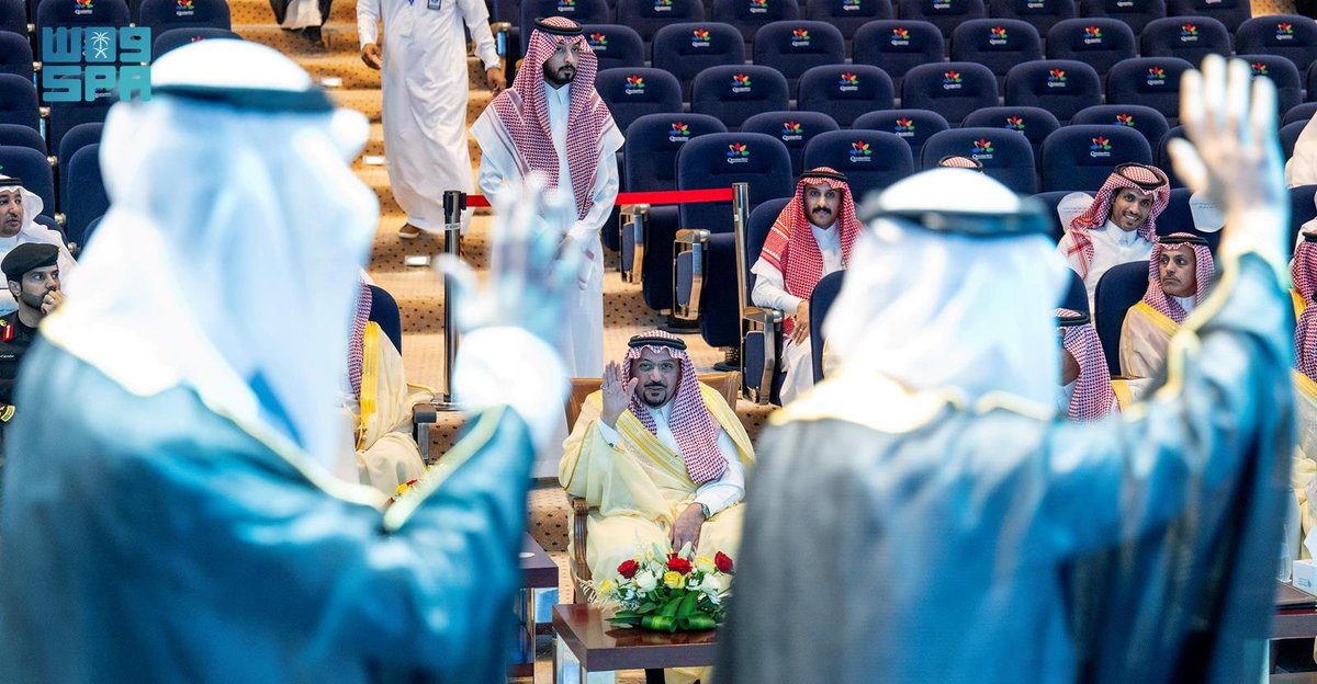 SPAregions's tweet photo. أمير منطقة القصيم يرعى حفل تخريج الدفعة السابعة من طلبة كليات عنيزة الأهلية.
https://t.co/rc6VzCalIL
#واس_عام https://t.co/rrc4hw300e