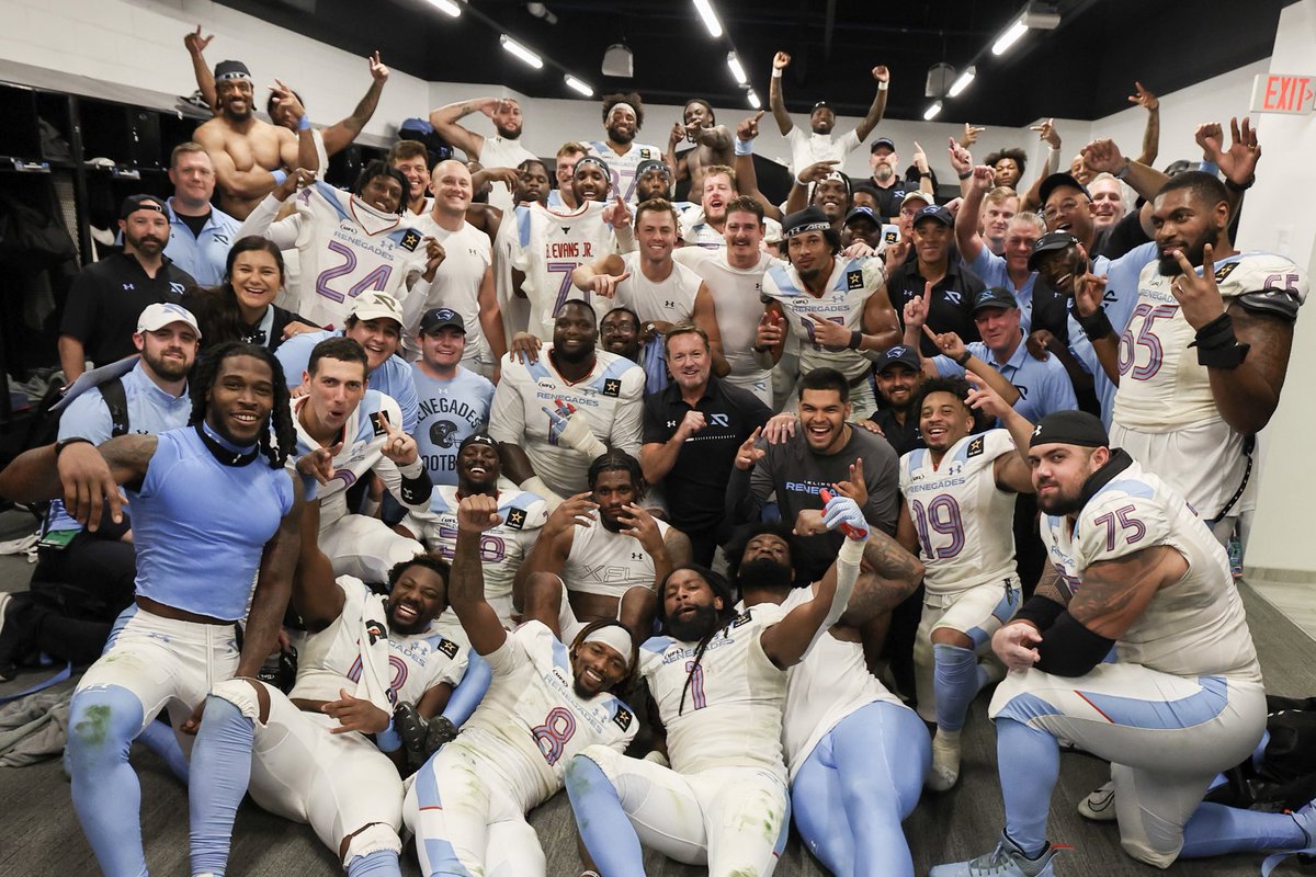 𝙁𝘼𝙈𝙄𝙇𝙔.