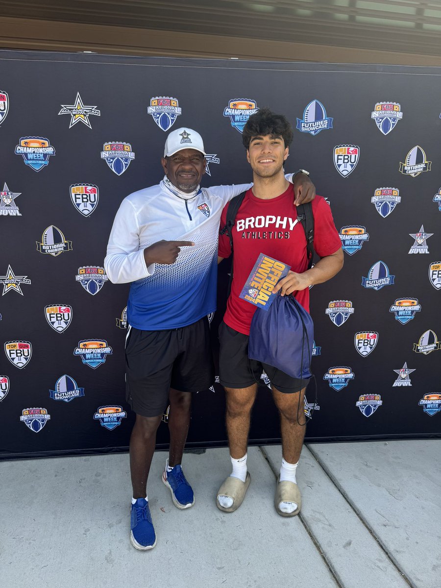 NassimIsaac87's tweet photo. Had an amazing time at @FBUcamp! Huge thanks to @AWilliamsUSA for the invite to their upcoming camp in Florida, and thank you to all the staff, volunteers, and coaches who attended and took the time to talk with me during and after camp.
@jason247scout @FootballBrophy @CoachCotton12