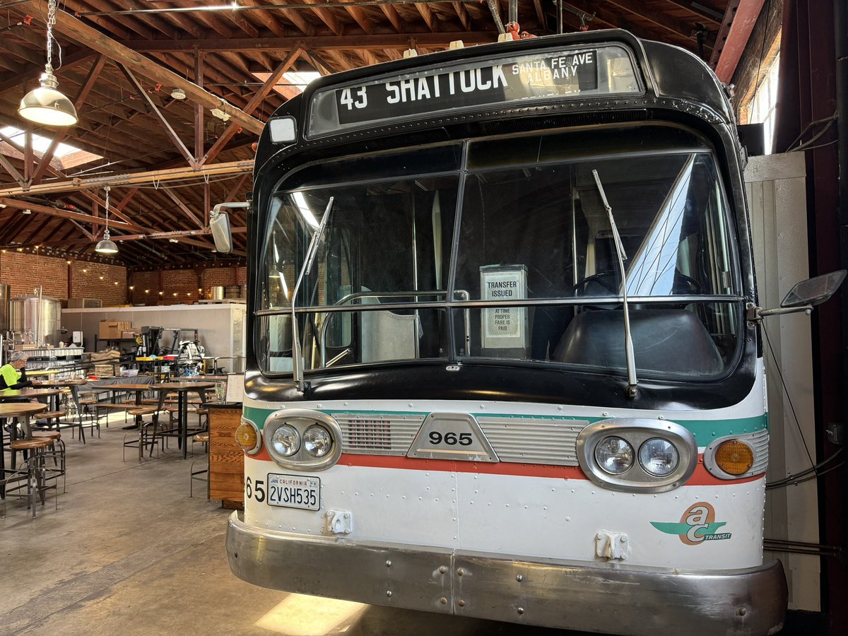 MasconceptArt's tweet image. Drink the city continues!!
@line51beer great atmosphere and awesome 😎 drink spot! Great brews !
Must peep this spot!! #craftbeer #SundayGroove