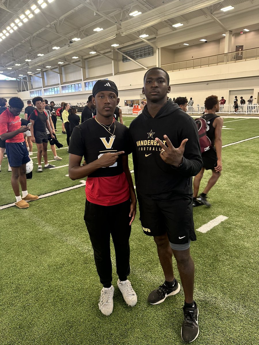 Today i had a great camp winning 15 out of my 20 reps at CB. Thank you to all the coaches that showed me love. @CoachJHarris11 @TheQBHouse @FilmnoirLLC @PrepRedzoneFL @CoachGreen_3 @SLHSFBNextLevel
