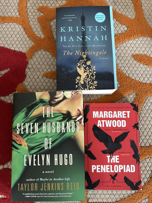 So @shylajenningsxo and I took each other to the bookstore for our birthdays. This is what I got! Which