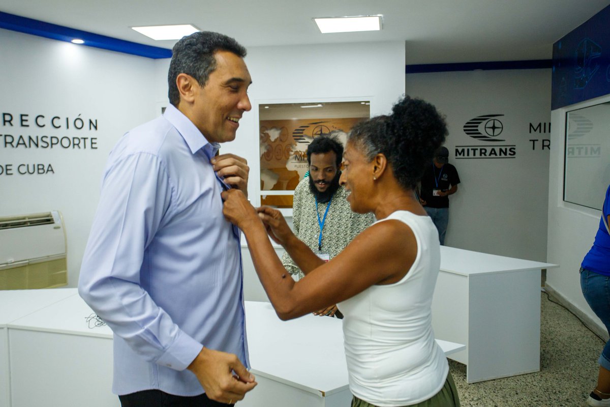 E_RdgzDavila's tweet image. En la transmisión de Desafío #14, abordamos de nuevo la rama ferroviaria. 

Profundizamos sobre las rutas de trenes interprovinciales y locales suspendidas hace un tiempo y que más demanda la población.  Otros temas son la infraestructura ferroviaria y el servicio de ferrobuses