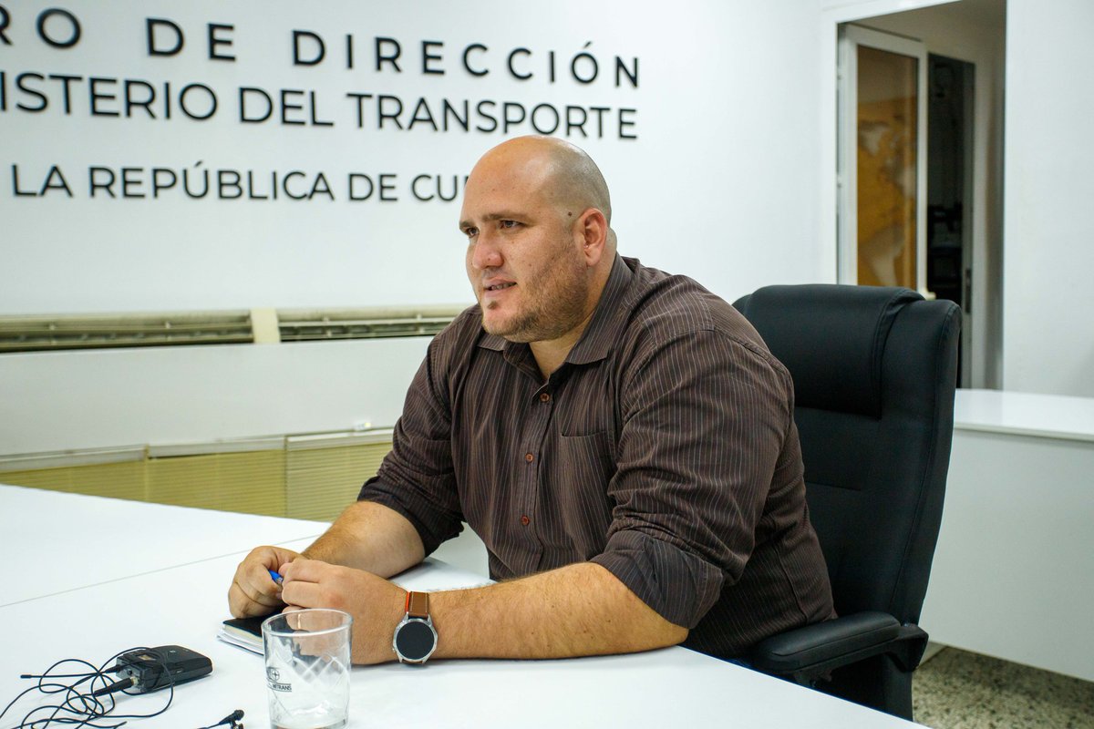 E_RdgzDavila's tweet image. En la transmisión de Desafío #14, abordamos de nuevo la rama ferroviaria. 

Profundizamos sobre las rutas de trenes interprovinciales y locales suspendidas hace un tiempo y que más demanda la población.  Otros temas son la infraestructura ferroviaria y el servicio de ferrobuses