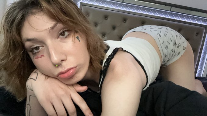 🍒 or 🍆 or 🍑? https://t.co/q5oq3qFUMR