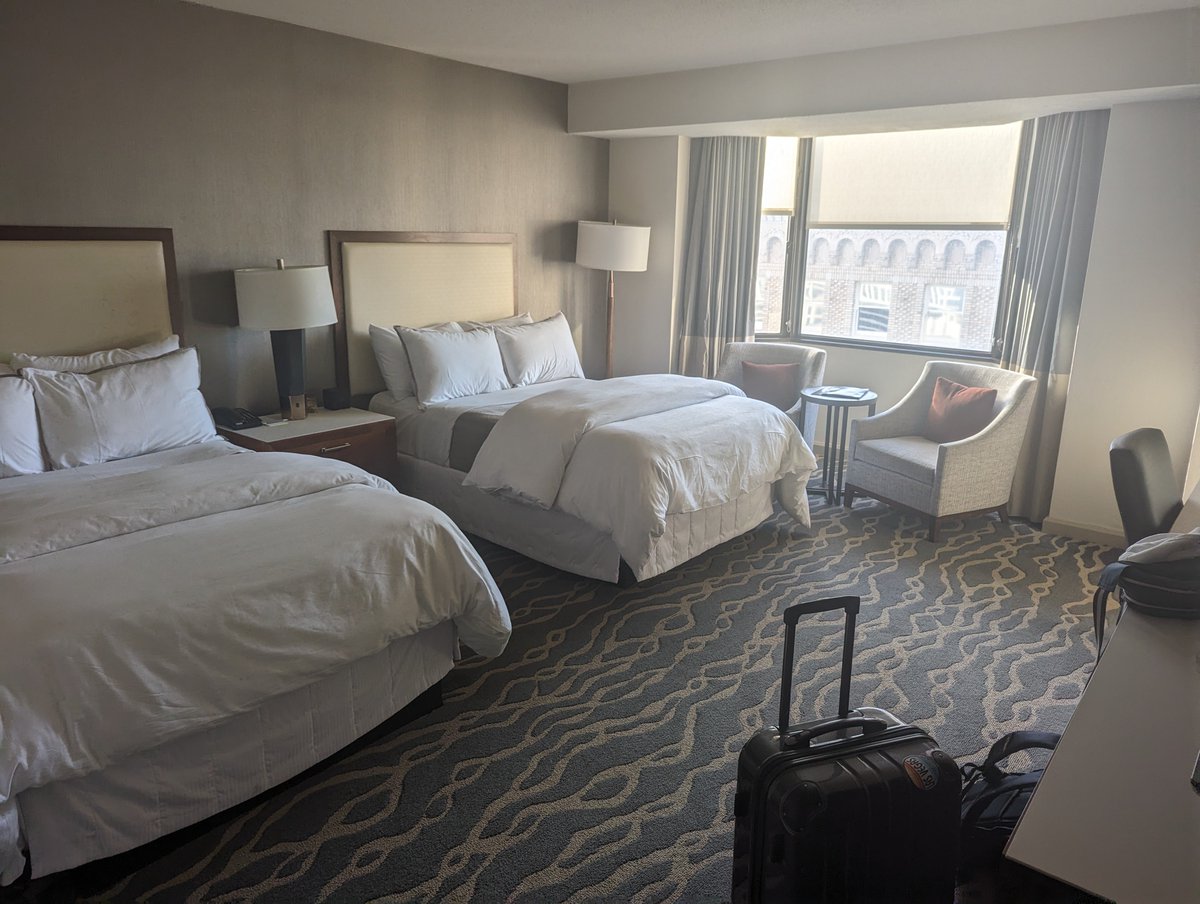 foursue's tweet image. アメリカにつきました
#DataCloudSummit