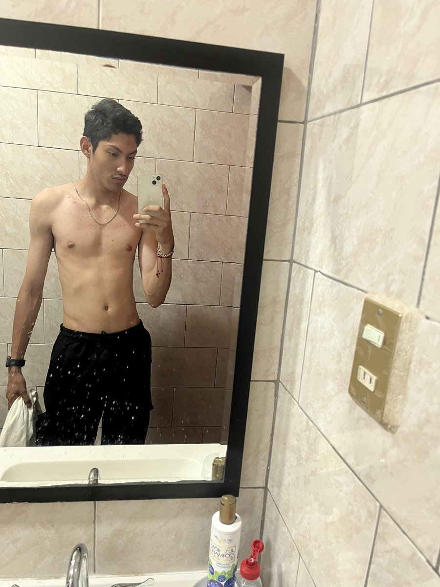 f94238's tweet photo. Mucho tiempo desactivo bb 
#sexmex
#gay
@alejoospina 
@CarlosEdua67437 https://t.co/EDAg0wYznR