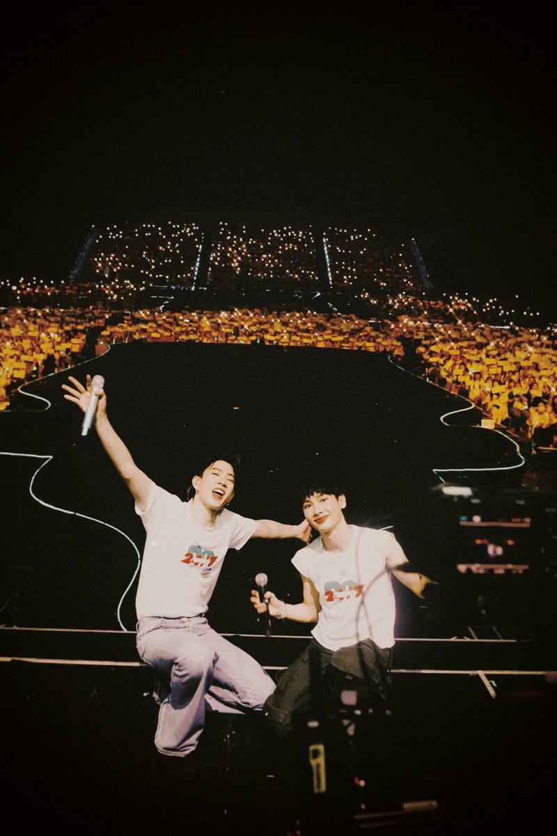 ioffgun939105's tweet photo. Don't look at it, don't pay attention to those bad comments, babii will believe, support and protect you!More than 30 years of commitment and follow-up! ! !
@off_tumcial @AtthaphanP
#LoveWinsForOffGun #SupportOffGun
#BabiiPower #OffGunForever
#SpreadLoveNotHate https://t.co/ce0yFwKgM2