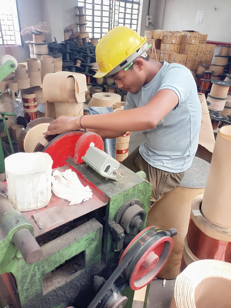 pk_uppcl's tweet photo. T/F repairing At workshop Rajapur chitrakoot @dvvnlhq @dvvnlagra @Subhashsdouppcl @ee_ewd https://t.co/dlEQfObKVS
