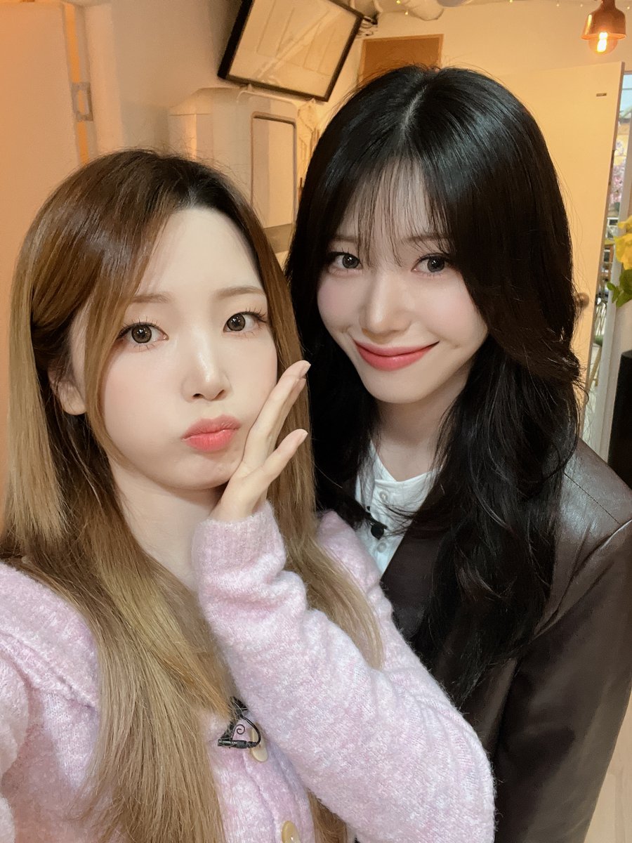 [🎥] [인생원샷] 🧑‍✈️ 연대장 출격! 연대~ 집중👀! 🌎어디서도 못 들어본 연희 스토리 탈탈 턴다!🚀 로켓펀치👊 | 3-3 (출처 : 인생원샷 | YouTube)

🚀 youtu.be/omMEDzNCqnE?si…

#RocketPunch #로켓펀치 #RCPC
#연희 #YeonHee #수윤 #SuYun