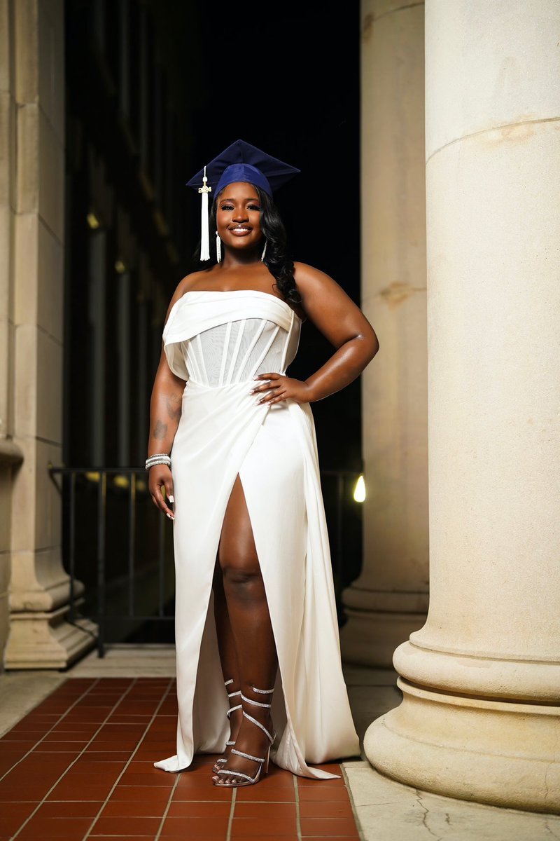 Z_sipsthisteaa's tweet photo. Ncat alumna 👩🏾‍🎓😜 https://t.co/7619yzhY5q