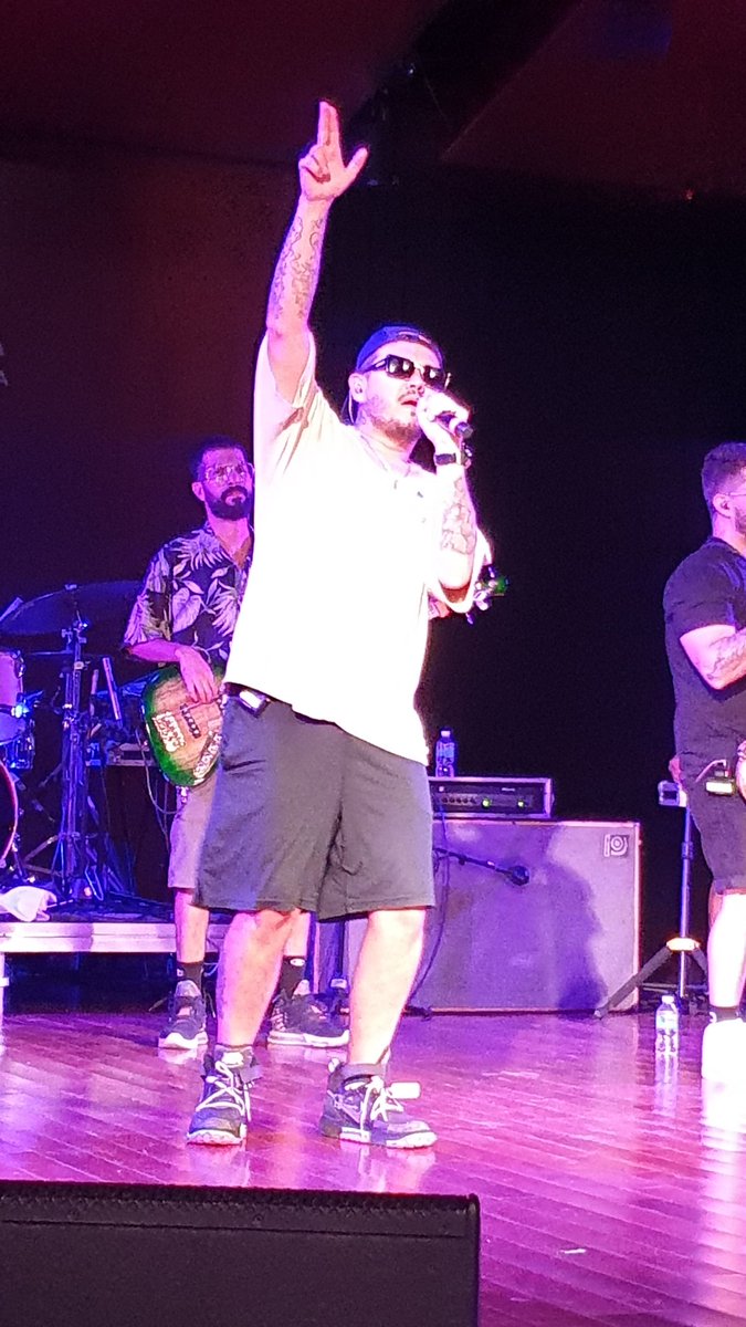 Noche de concierto <a href="/goldenganga/">Adan</a>