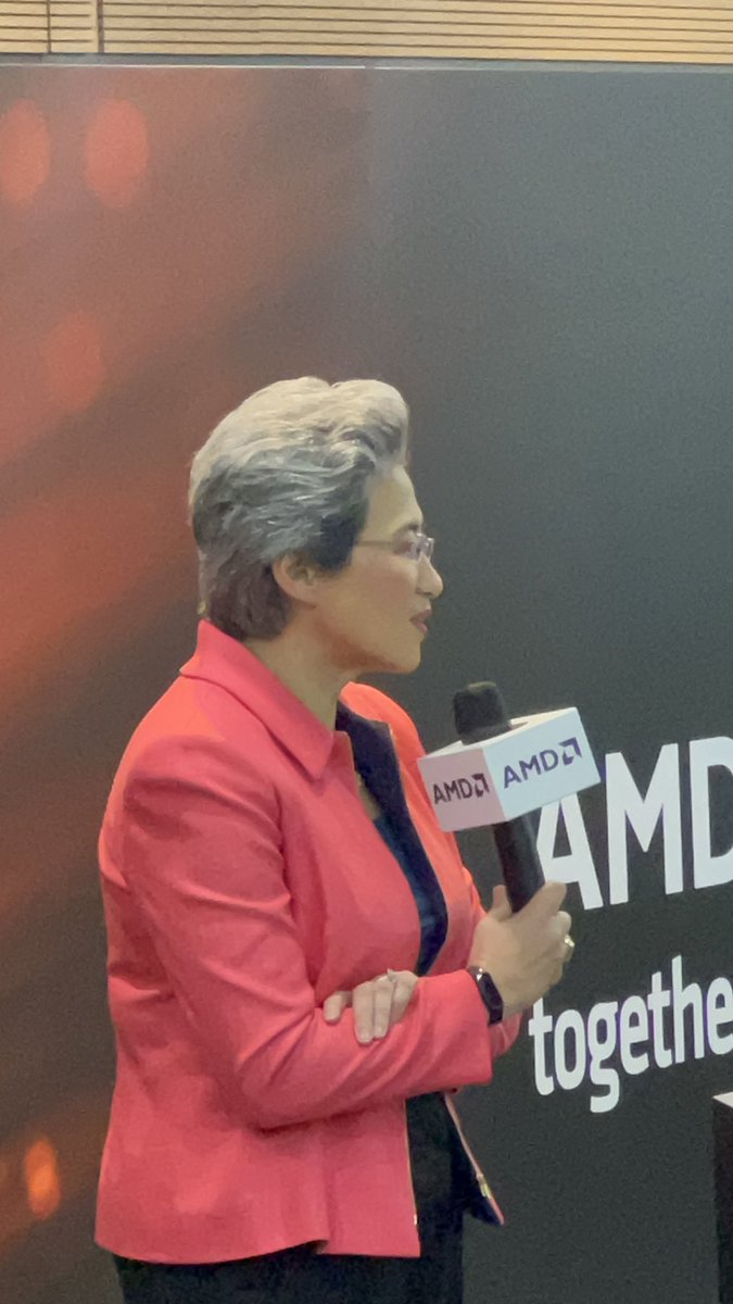 Haven’t seen so many media/ industry analysts in #Computex #AMD Q&amp;A session. However, Dr. Lisa Su emphasized AMD's strong partnership with TSMC but did not dismiss the rumors about collaborating with Samsung on 3nm GAA technology.