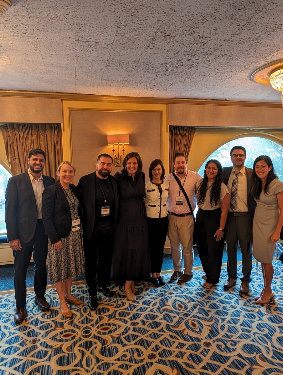Johns Hopkins Hematology and Oncology Fellowship (@hopkins_hemonc) on Twitter photo Past, present, and future chief fellows with our program director <a href="/kamarroneMD/">Kristen A. Marrone, MD</a>! A lovely reunion at the <a href="/hopkinskimmel/">Johns Hopkins Kimmel Cancer Center</a> reception at #ASCO24. Past, present, and future chief fellows with our program director <a href="/kamarroneMD/">Kristen A. Marrone, MD</a>! A lovely reunion at the <a href="/hopkinskimmel/">Johns Hopkins Kimmel Cancer Center</a> reception at #ASCO24.