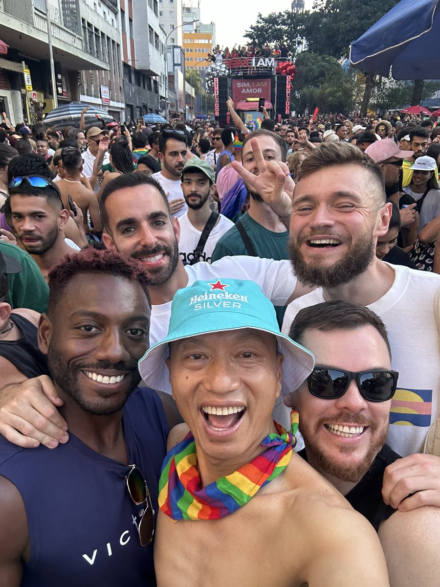 tennisbumdavid's tweet photo. Kicking off Pride Month at the BIGGEST Gay Pride in the world… São Paulo Gay Pride. 🇧🇷🏳️‍🌈🌈 https://t.co/c0tHo8UMay