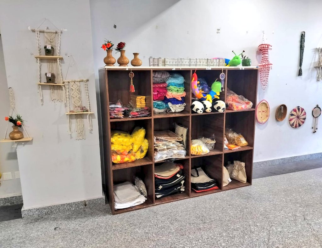 JK_NRLM's tweet photo. SHG rural Women associated with JKRLM , Jammu division displaying their Hand-made products and homemade produce at “Jashn-e-Hunar"at Jammu Haat .Do visit to promote local art &amp; craft &amp;support rural livelihood. @OfficeOfLGJandK @listenshahid @indukanwal  @JammuGm @dmjammuofficial https://t.co/r8gHaebFVg