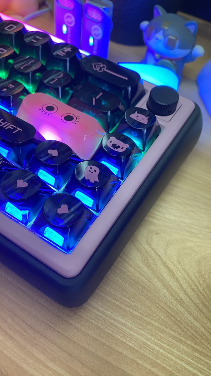 sweetrifle23's tweet image. เราได้ราคามาดี เพราะใช้โค้ดอีกแน้วค่ะ 🥹 น้องจากร่วม 4 พัน ฉันได้มา 2 พันปลายๆ เคสเป็นอลูหมด รุ่นนี้มาพร้อมสรรพ แกะมาวางปึง! ใช้ได้เลย สวิตซ์มี่ได้เป็น tactile ตัวเครื่องก็เหมือน mod มาให้แล้ว

📍s.shopee.co.th/3VOocVAnn9

ร้านส่งไว แพคดีมากวันเดียวถึง 

#chilkey #รีวิวคีย์บอร์ด
⤵️