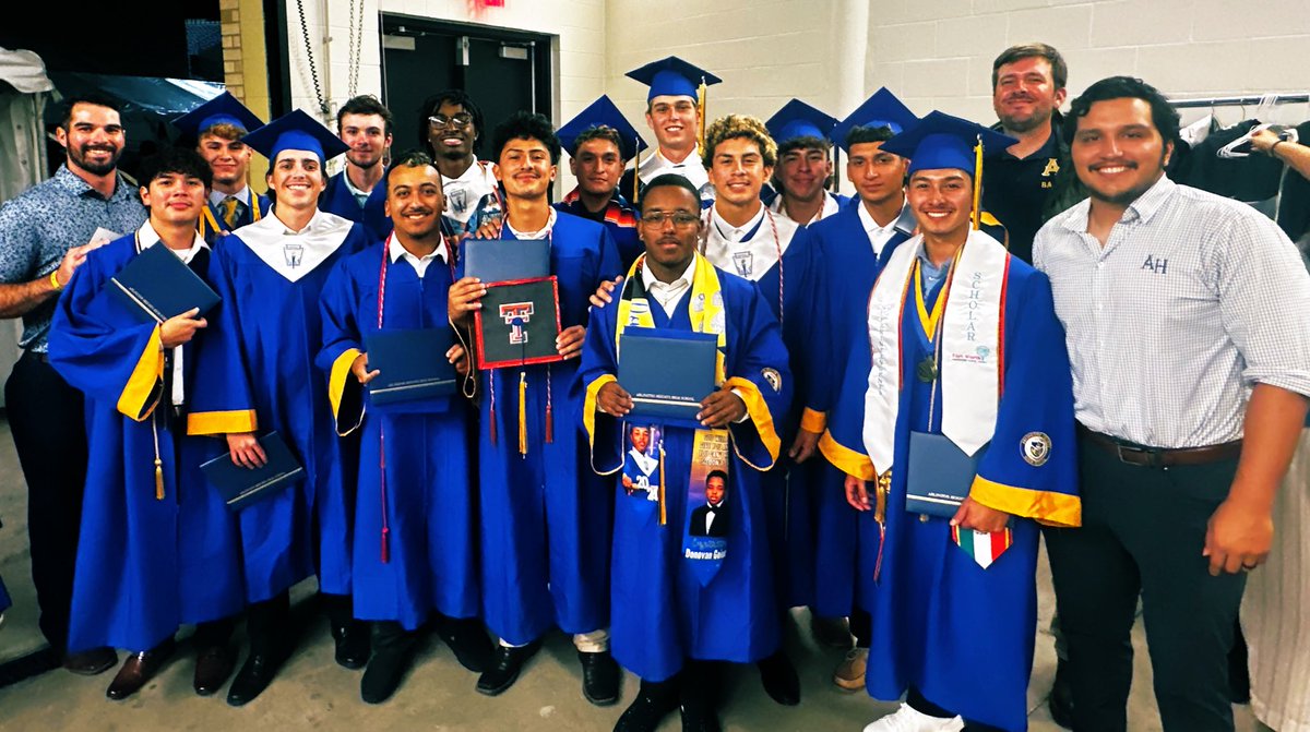 All year, they hit. Tonight, they walked. 

Congratulations to the Heights Baseball Class of 2024 for all you accomplished in the classroom and on the diamond! #ayyyheights