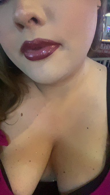 😘💜 https://t.co/nmQRrVTxVd