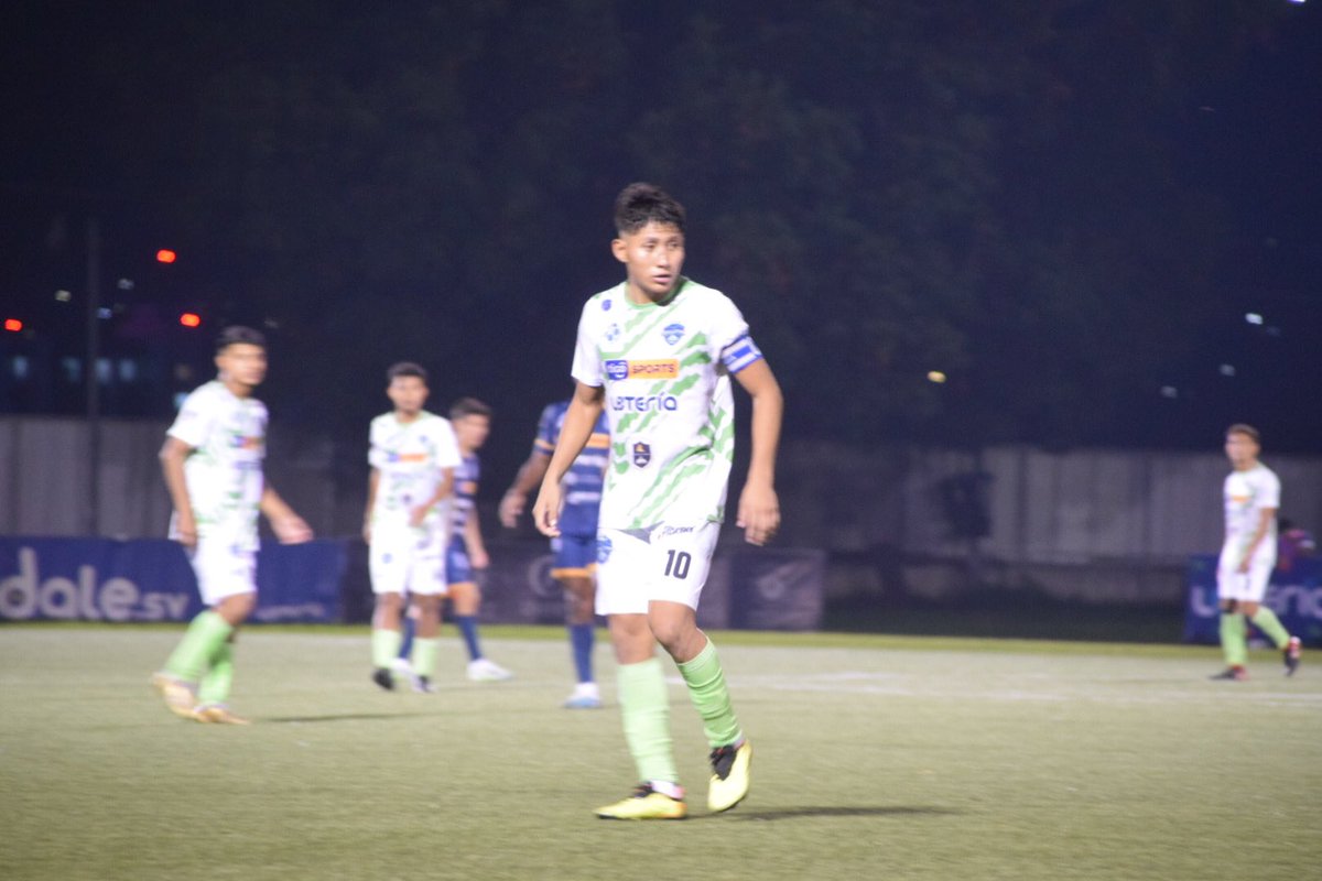 CDUsulutan's tweet photo. 💥¡FINALIZA EL TIEMPO REGLAMENTARIO 💥

¡VICTORIA PARA SAN SALVADOR! 

@sansalvadorfc  4-0 @cdusulutan

Nos vamos a tiempo extra, el último aliento equipo a darlo todo, gracias afición son nuestro jugador número 12 vamos por todo,🔥

#VamosOcelotes #SomosCDUsulután #CDUsulután https://t.co/l5ouTQoezV