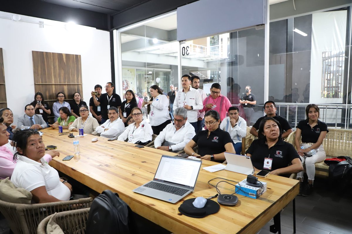 IEEPCO's tweet photo. 📊Realiza #IEEPCO, puesta en ceros del Programa de Resultados Electorales Preliminares (#PREP), este proceso se realiza para verificar que la base de datos del sistema informático se encuentre totalmente limpia. #EleccionesOaxaca2024 https://t.co/88YHLRigip