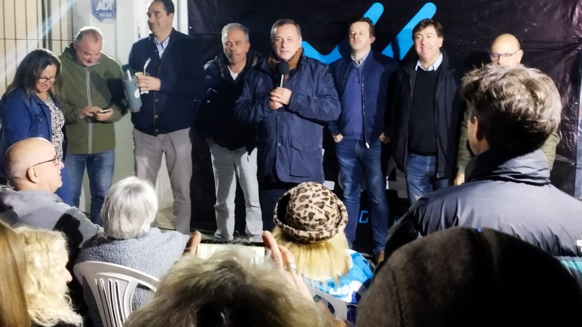 GabrielChapez's tweet photo. #EstaciónAtlántida 

GIRA DE @AlvaroDelgadoUy POR CANELONES

@liclerete
#LISTA400 https://t.co/IUPAgNrROA