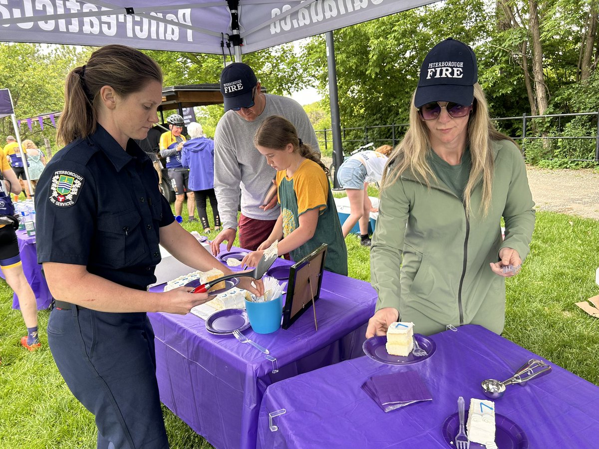 <a href="/IAFFlocal169/">Peterborough Prof. Fire Fighters Association</a> came out to support an admirable group of women and men who cycled over an impressive 1,100km to raise funds and awareness for pancreatic cancer. @7DaysInMay @PanCancerCanada aims to have this cancer recognized as presumptive for firefighters nation wide