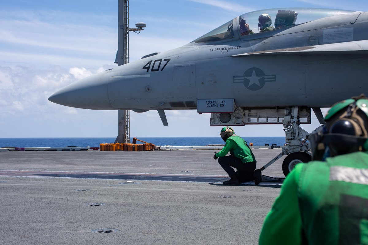 Sailors conduct flight operations aboard the U.S. Navy’s only forward-deployed aircraft carrier, USS Ronald Reagan (CVN 76), in the Philippine Sea. #USNavy | #OperationalReadiness