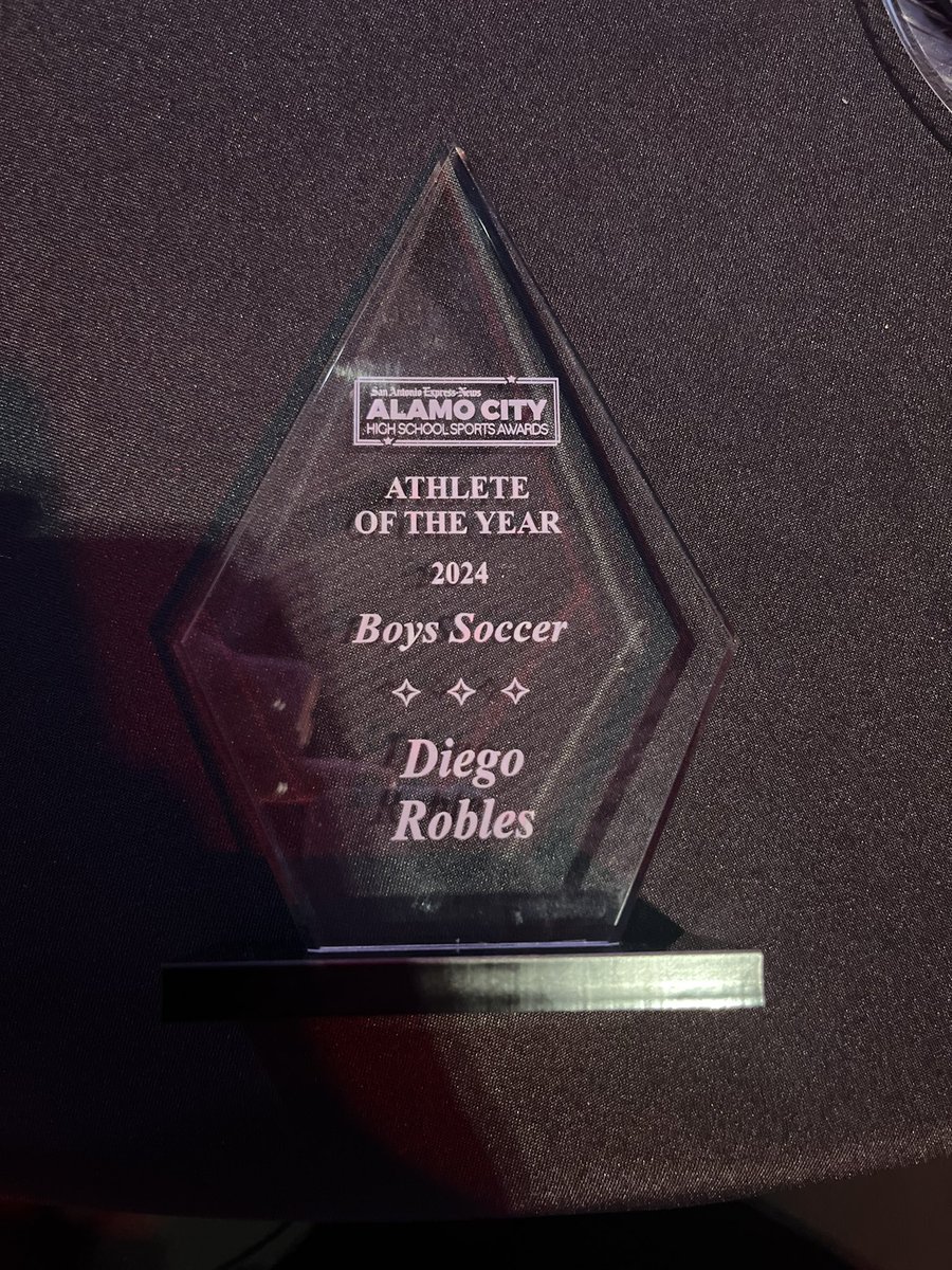 And Still…. <a href="/Drobles2222/">Diego Robles</a> Back to Back <a href="/mySA/">MySA</a> soccer player of the year!