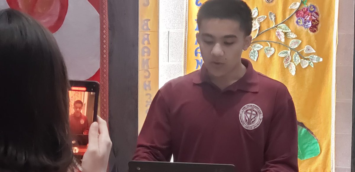 romeroraiders's tweet photo. Our Grade 12 Philosophy Class Students filmed their speeches this past week, as they continue to prepare for their upcoming Debates. 🎥
#ActiveLearning
#PeerFeedback https://t.co/HltTb0Xm0g