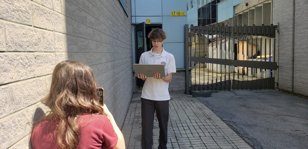 romeroraiders's tweet photo. Our Grade 12 Philosophy Class Students filmed their speeches this past week, as they continue to prepare for their upcoming Debates. 🎥
#ActiveLearning
#PeerFeedback https://t.co/HltTb0Xm0g