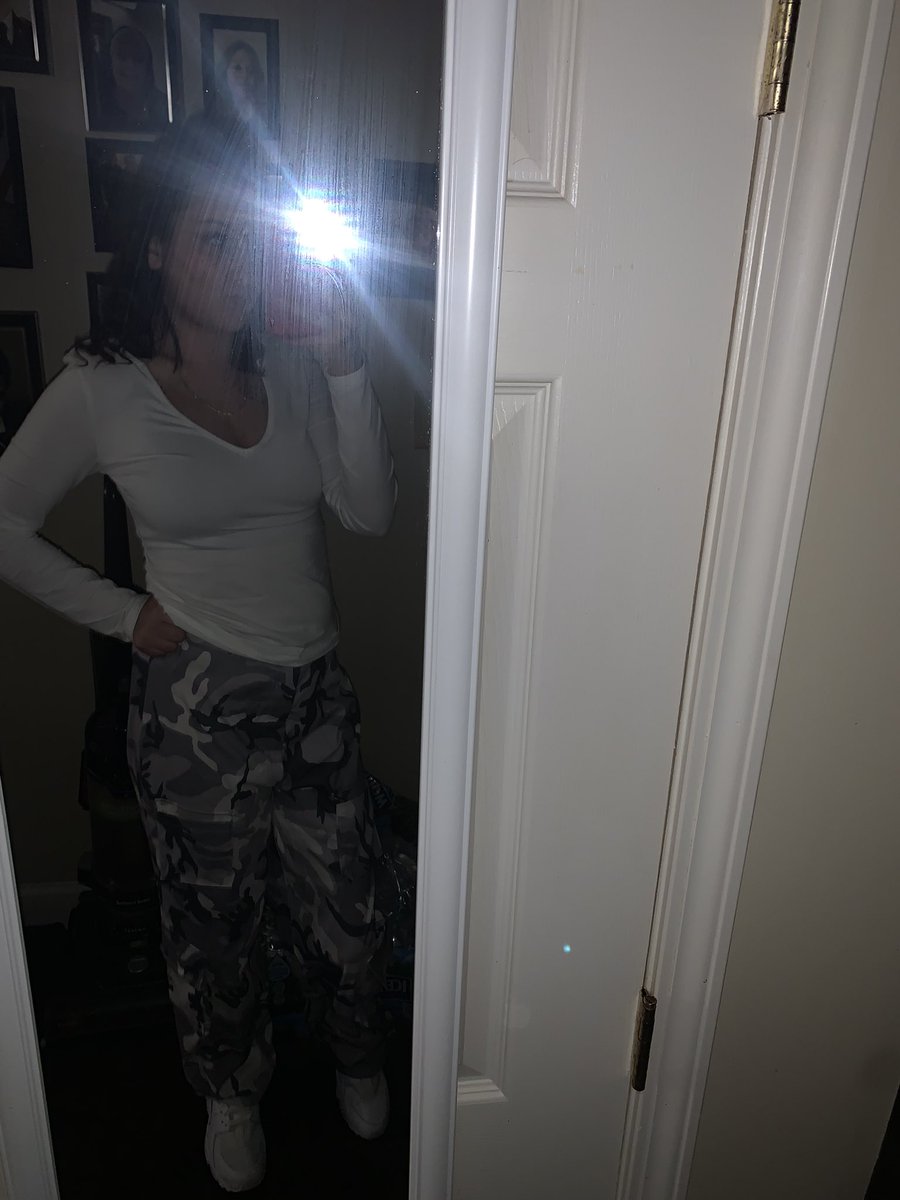 FindomGoddeessA's tweet photo. Girls night out on you losers 🫵🏻 Who Wants my panties after a sweaty night out , you know you cannot resist this petite lil thing give in already🥰
#findom #findomming #paypig #pantyfetish #pretty https://t.co/8IpVYWeKRH