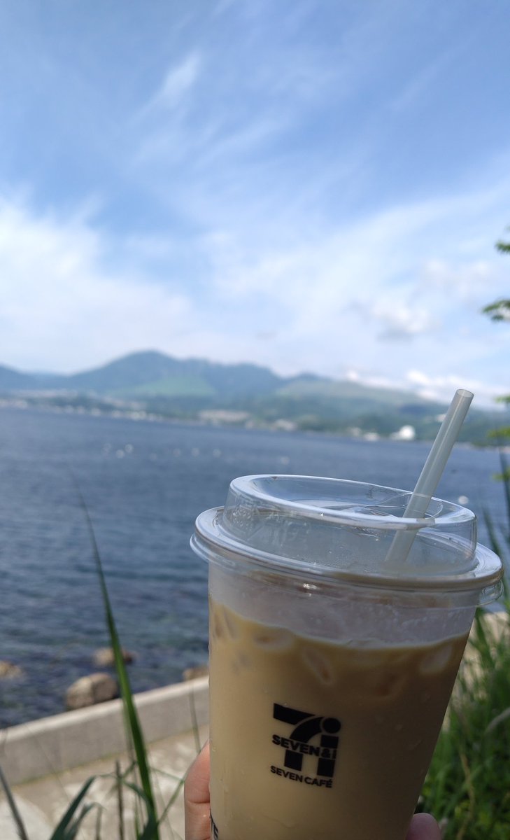 mu_naaa's tweet photo. 6月2日はプロポーズの日、ローズの日なんだって♡
もっとバラ🌹が似合う女性になりたい！

これから新たな環境になる為に心の準備✨
やっぱり海がすき♡

人生何が起こるかわからない。
今過ごせてる時間、人達に感謝🍀*゜

 #出���いと別れ
 #自然が好き 
 #新たな第一歩 https://t.co/hwltB3Kp6u