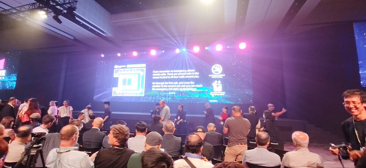 ArabOverclocker's tweet image. بعد قليل يبدأ المؤتمر الافتتاحي ل Computex مع كلمة ليزا سو الرئيس التنفيذي ل AMD 

#AMD #COMPUTEX2024 #ConnectingAI #Computex #ArabOverclockers #تكنولوجيا #مستقبل_التقنية