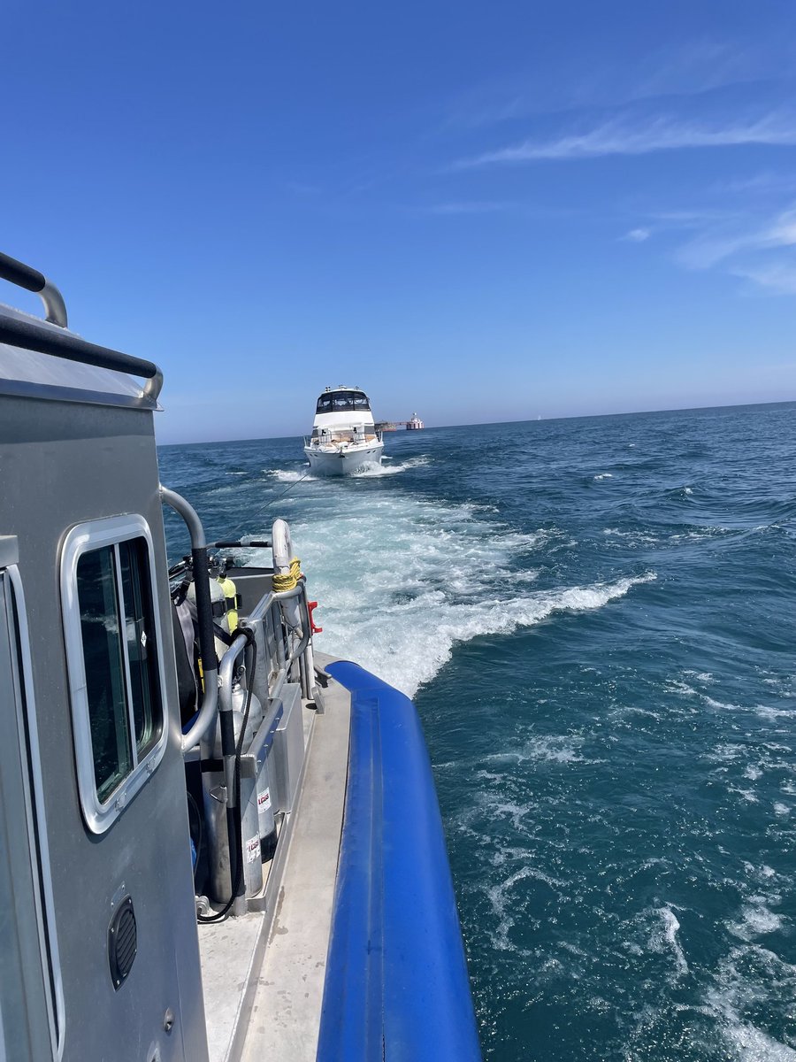Chicago Police Marine Unit (@cpdmarineunit) on Twitter photo #ChicagoPolice <a href="/CPDMarineUnit/">Chicago Police Marine Unit</a> responded to 2nd #boat #fire of the day on #LakeMichigan. Fortunately M3 was able locate the 60ft #vessel MISFORTUNE. Due to the fire the boat had mechanical issues. M3 safely towed her & 8 passengers into #BurnhamHarbor. #Chicago #ChicagoLakefront #ChicagoPolice <a href="/CPDMarineUnit/">Chicago Police Marine Unit</a> responded to 2nd #boat #fire of the day on #LakeMichigan. Fortunately M3 was able locate the 60ft #vessel MISFORTUNE. Due to the fire the boat had mechanical issues. M3 safely towed her & 8 passengers into #BurnhamHarbor. #Chicago #ChicagoLakefront