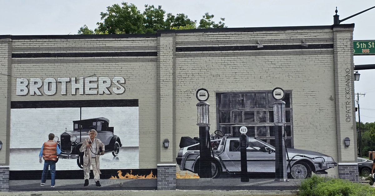 When a mural makes your day ... it took me Back ...