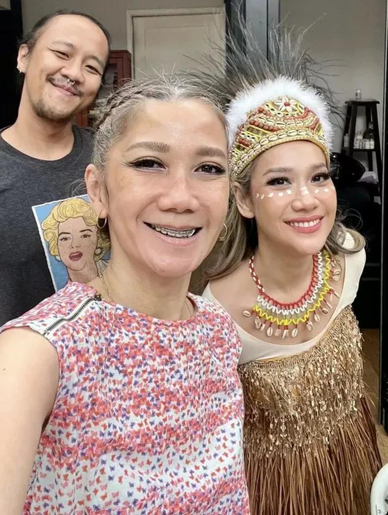 detikhot's tweet photo. #Foto Hadir dalam acara sekolah sang anak, Bunga Citra Lestari juga tampil menari dan membawakan lagu daerah Yamko Rambe Yamko!
>> https://t.co/cHwD9kvNuy
Foto: Dok. Instagram
#detikhot #BCL #NoahSinclair https://t.co/ok2i2TrCyM