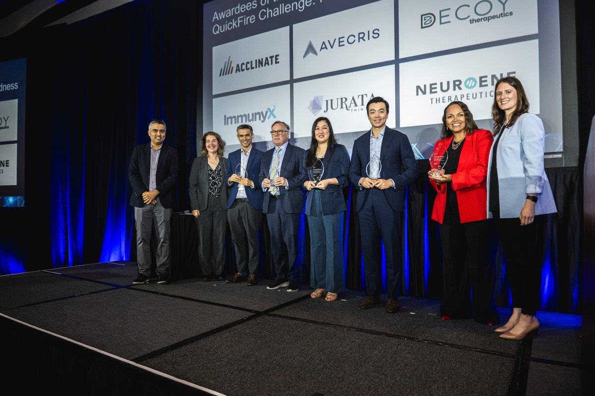 JLABS's tweet photo. We join @BARDA in congratulating the #BLUEKNIGHT  #QuickFireChallenge awardees! The awardees will receive grant funding to accelerate their #multiuse technologies.  Learn more: https://t.co/kPO5fuFYwg https://t.co/rzQk0d0hWy
