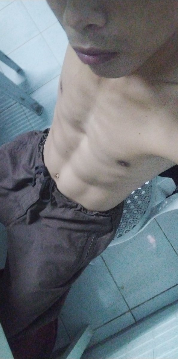 fushy_cat's tweet photo. 🥵 https://t.co/Q7ZD4v4yPi