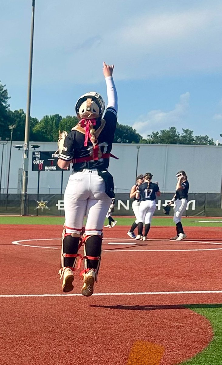 HopeKennedy2008's tweet photo. Started off the season in Orange beach for an organizational camp on Friday and Saturday, (Huge thank you to Coach Boyd, Coach Hodo, and Coach Barb) then going to the Bolts facility for the Summer Kickoff Invitational with a great showing!
#ao1 #socalAs @SoCalKennedy26 @BSherSB https://t.co/VP1SitMPWQ