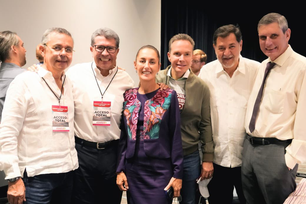 RicardoMonrealA's tweet image. En reunión previa a la celebración de la victoria en el Zócalo, con nuestra presidenta Claudia Sheinbaum (@claudiashein). ¡Viva México! Un triunfo contundente e histórico de la mayoría de las mexicanas y los mexicanos.
#EleccionesMéxico2024