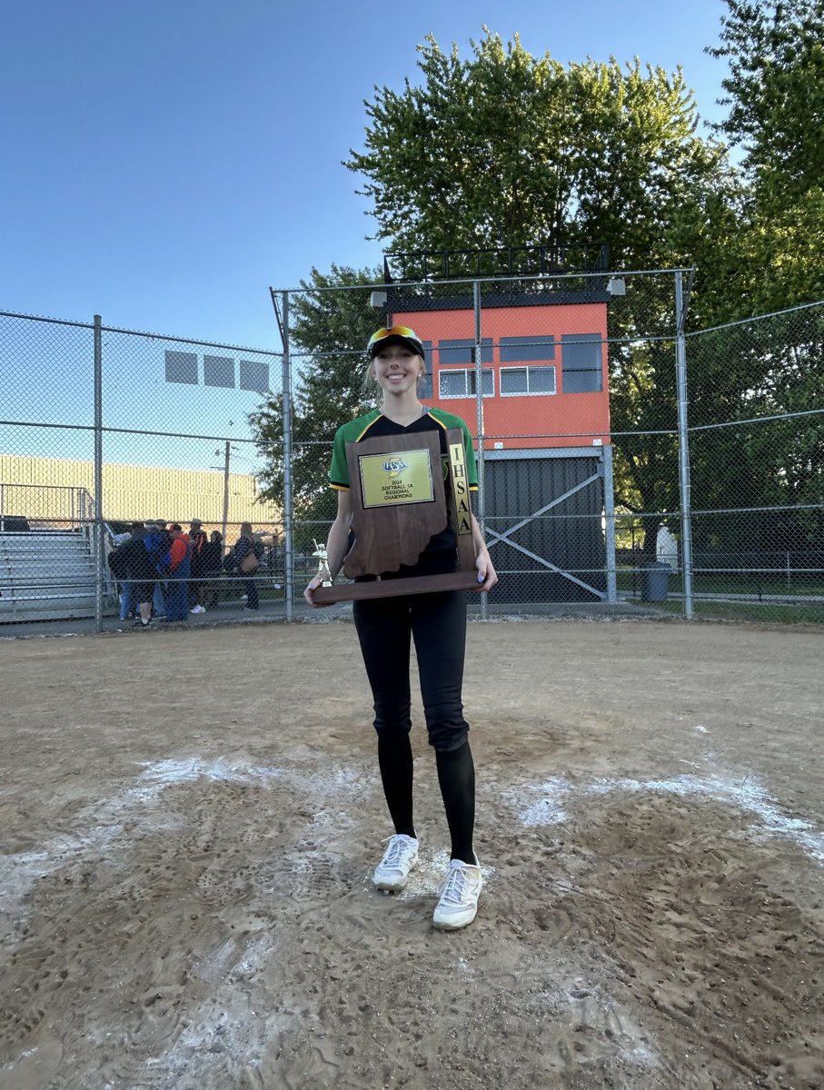 braelynndudzik's tweet photo. Ended my freshman high school season this past weekend. My team finished with a record of 13-11 winning sectionals and regionals. My final stats consisted of a batting avg of .395, OBP of .460, SLG percentage of .763, 5 home runs, 13 doubles, 30 hits, 32 runs, and fielded .909. https://t.co/hv6Uk4rmdo