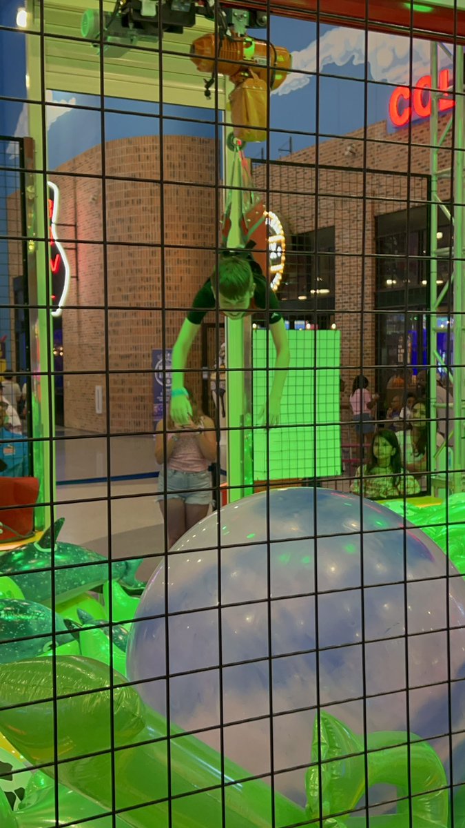 Ryan Roecker tweet media